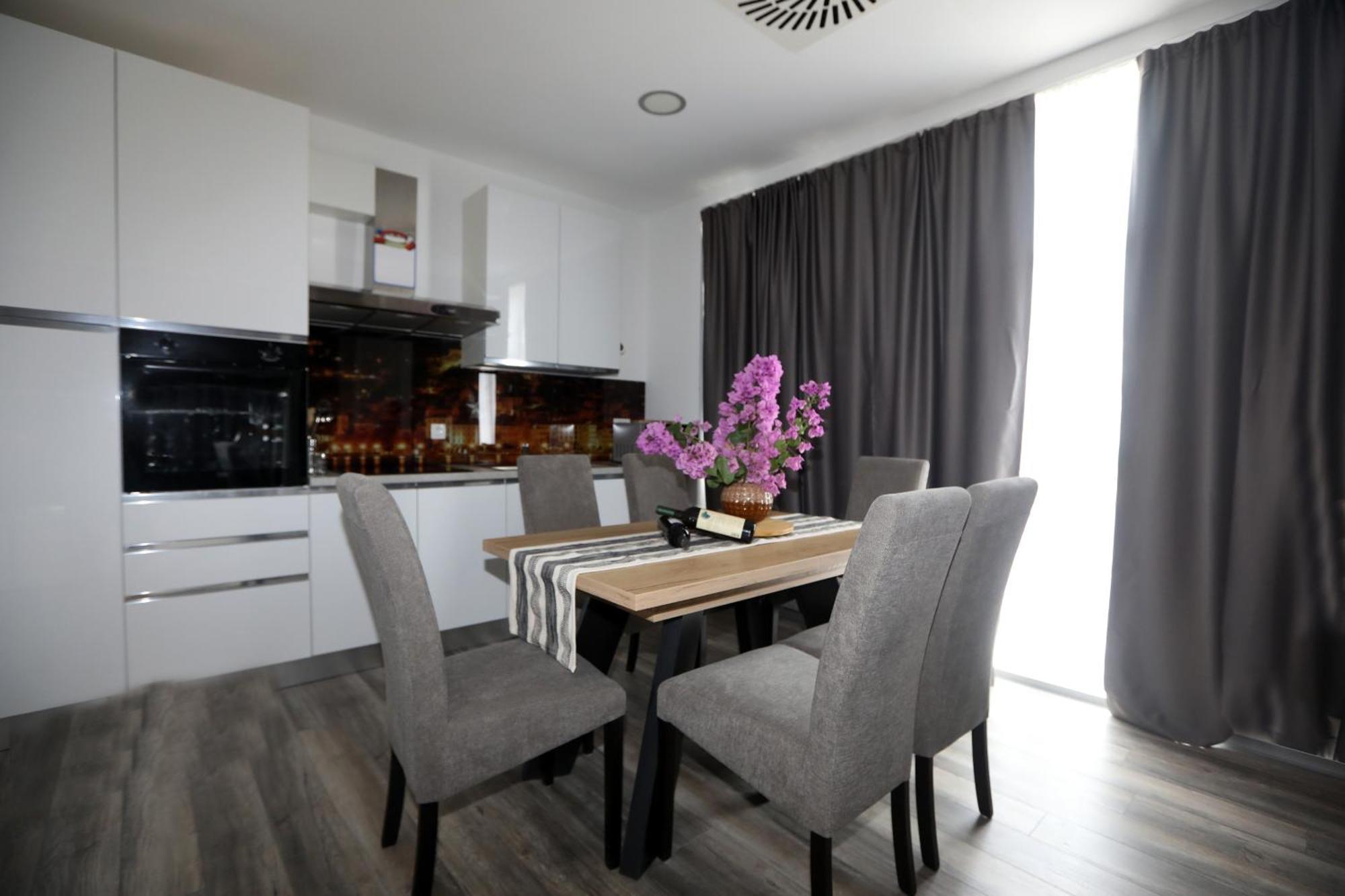 D R Apartments Šibenik Esterno foto