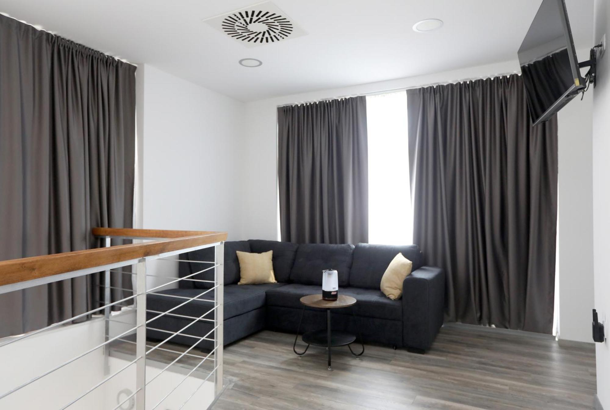D R Apartments Šibenik Esterno foto